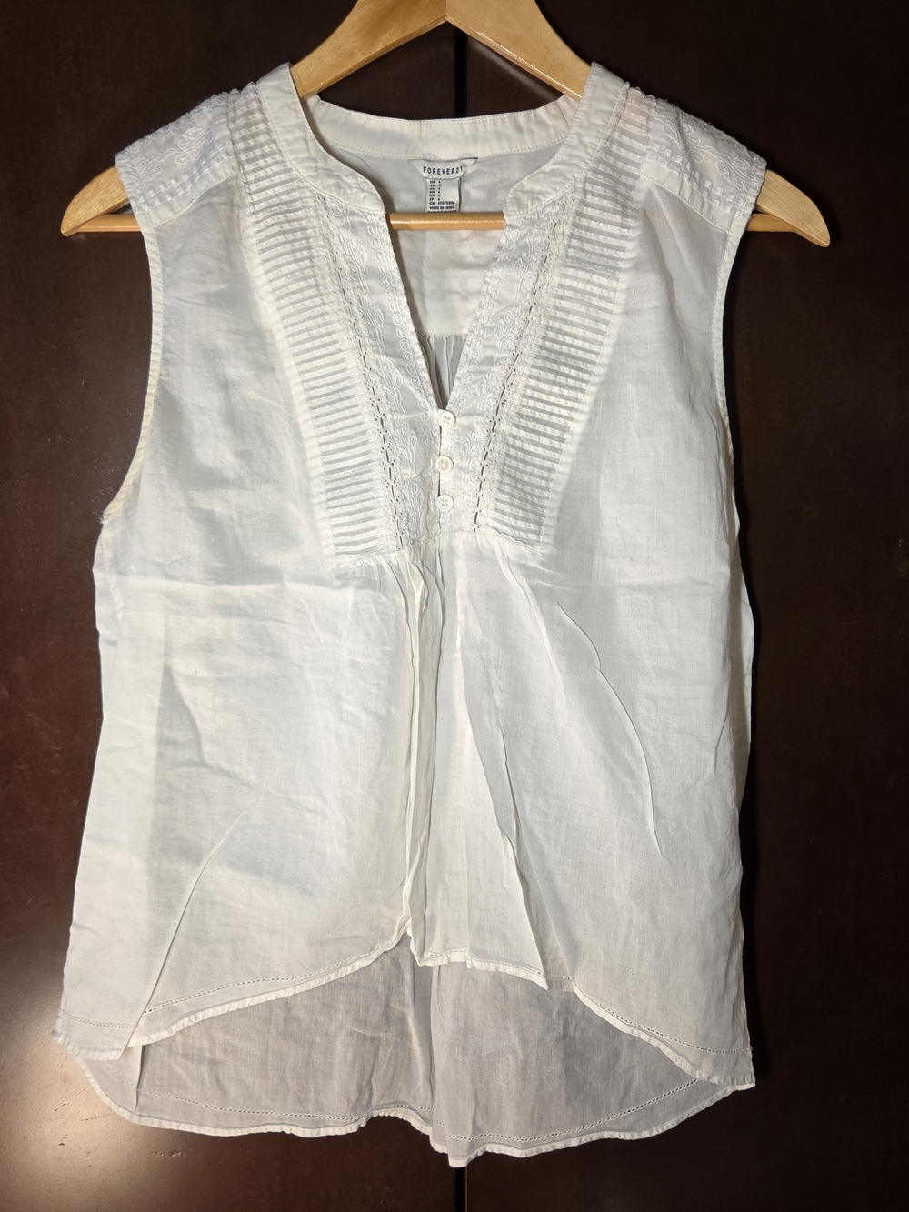 Forever 21 White Sleeveless Pintuck V-Neck Camisole Women Size Large